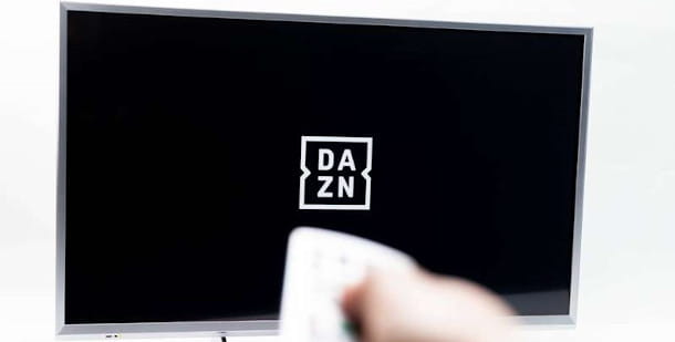 Televisión con el logotipo de DAZN